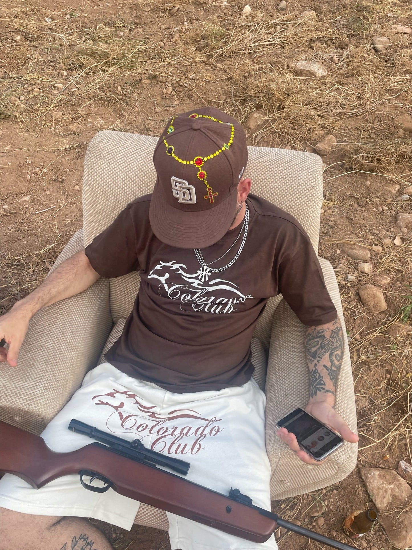 BEIGE HORSE TEE